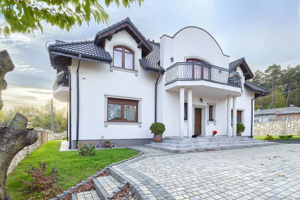 Willa 430m2 wraz posiadłością 4000m2 w Dąbrowie G.