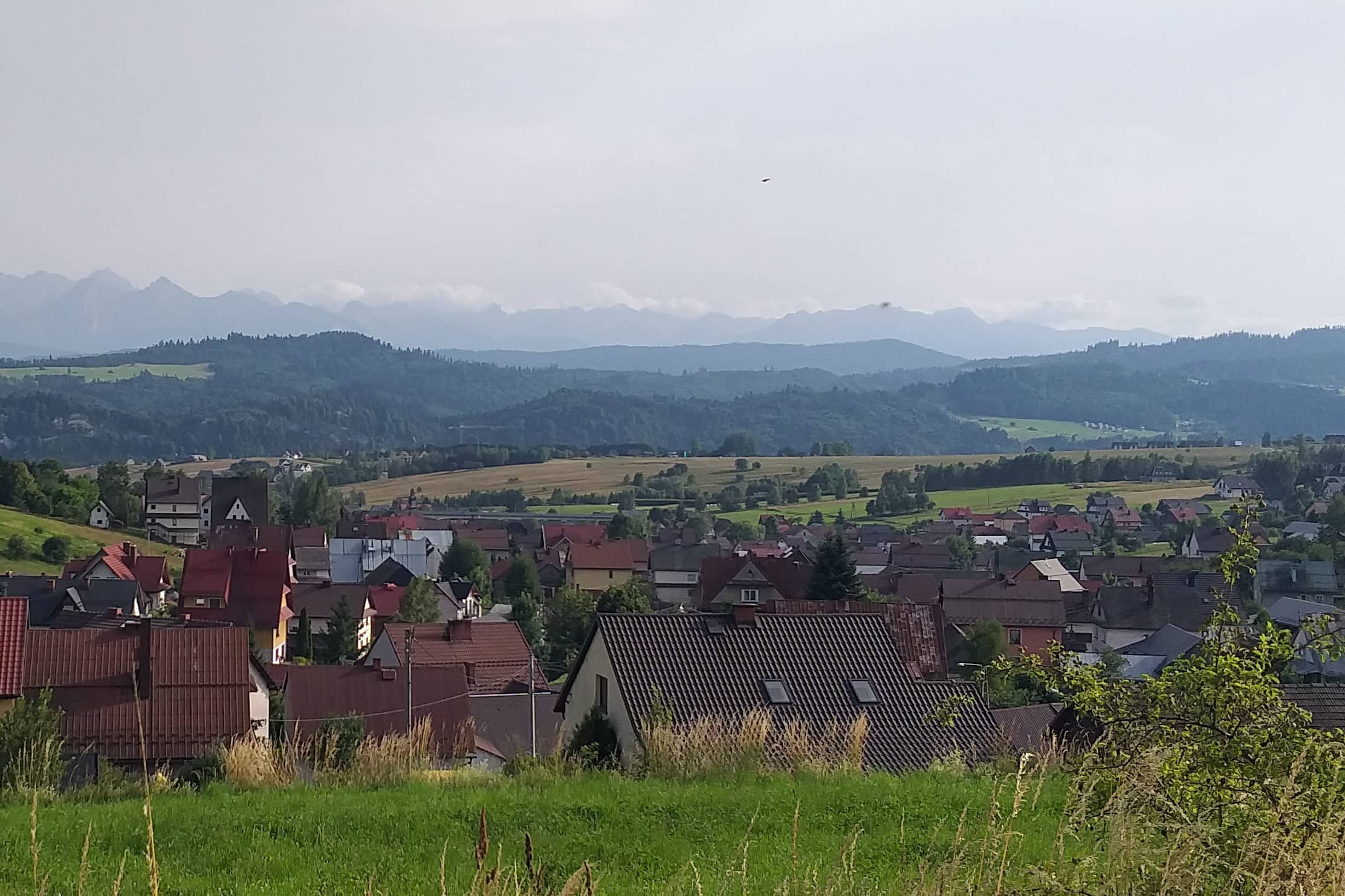 Działka budowlana z panoramicznym widokiem na okolicę i Tatry.