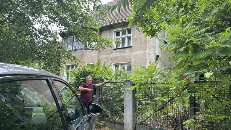 Sprzedam 60 % Udzialu w spadku: dzialka i villa (do remontu)