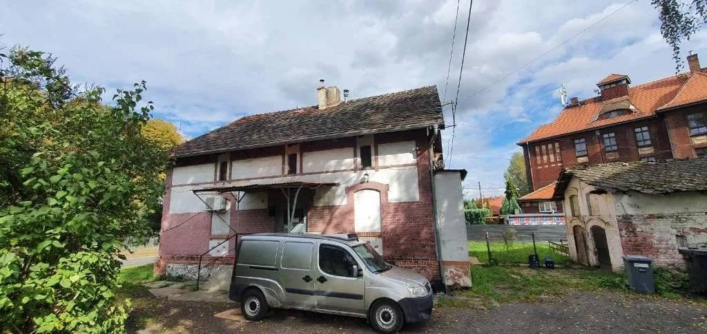 Pół Domu i Potężny Teren, ok 1200 m2