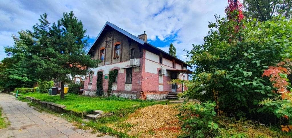 Współpracę podejmę.Lokal Użytk.100 m2, transport, kontakty,