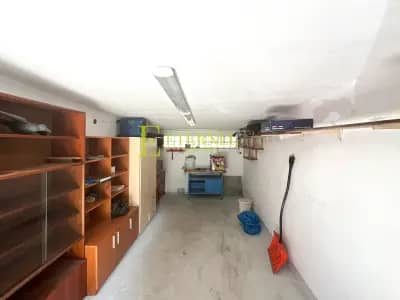 Wyremontowany kryty garaż 16,8m2 z prądem – ul. Ofiar Dąbia, Kraków