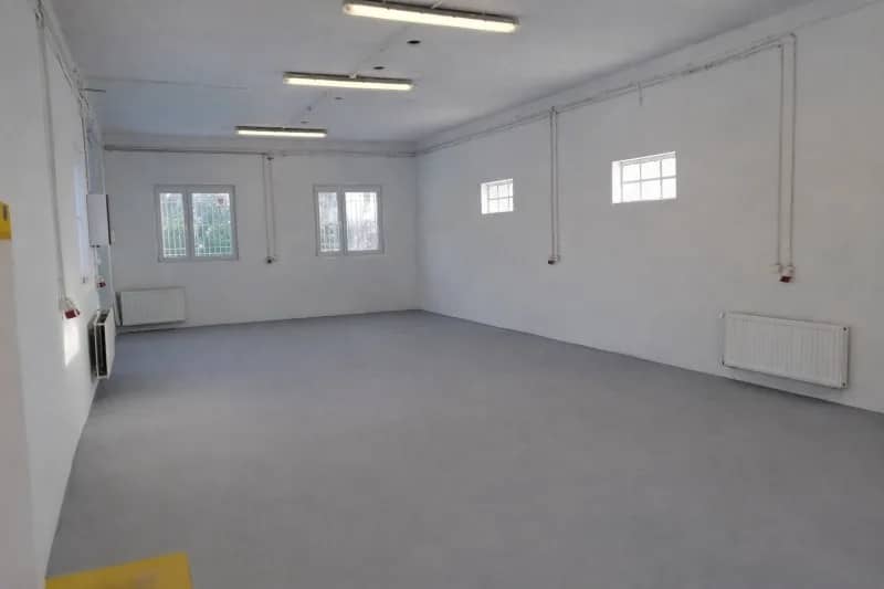 Budynek  produkcja-usługi-handel+biuro.394m2/1251m2