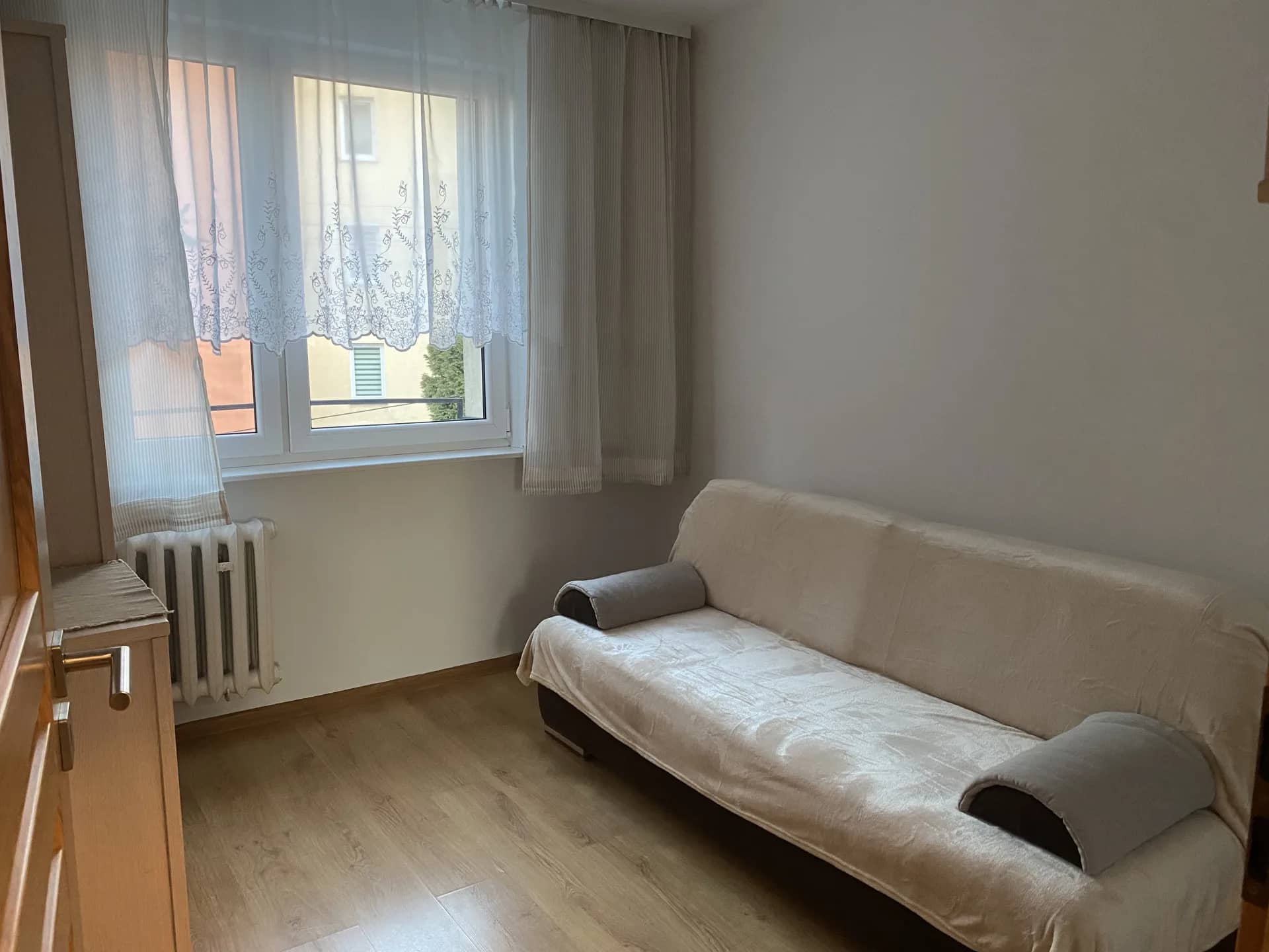 Skawina: Umeblowane przytulne mieszkanie 43m2 na 1. piętrze blisko centrum wynajmę