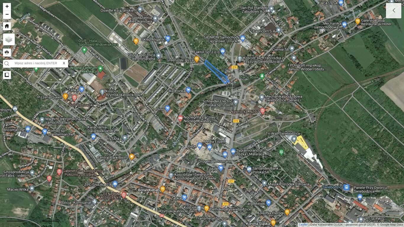 DZIAŁKA BUDOWLANA z 4 mieszkaniami i budynkami gospodarczymi