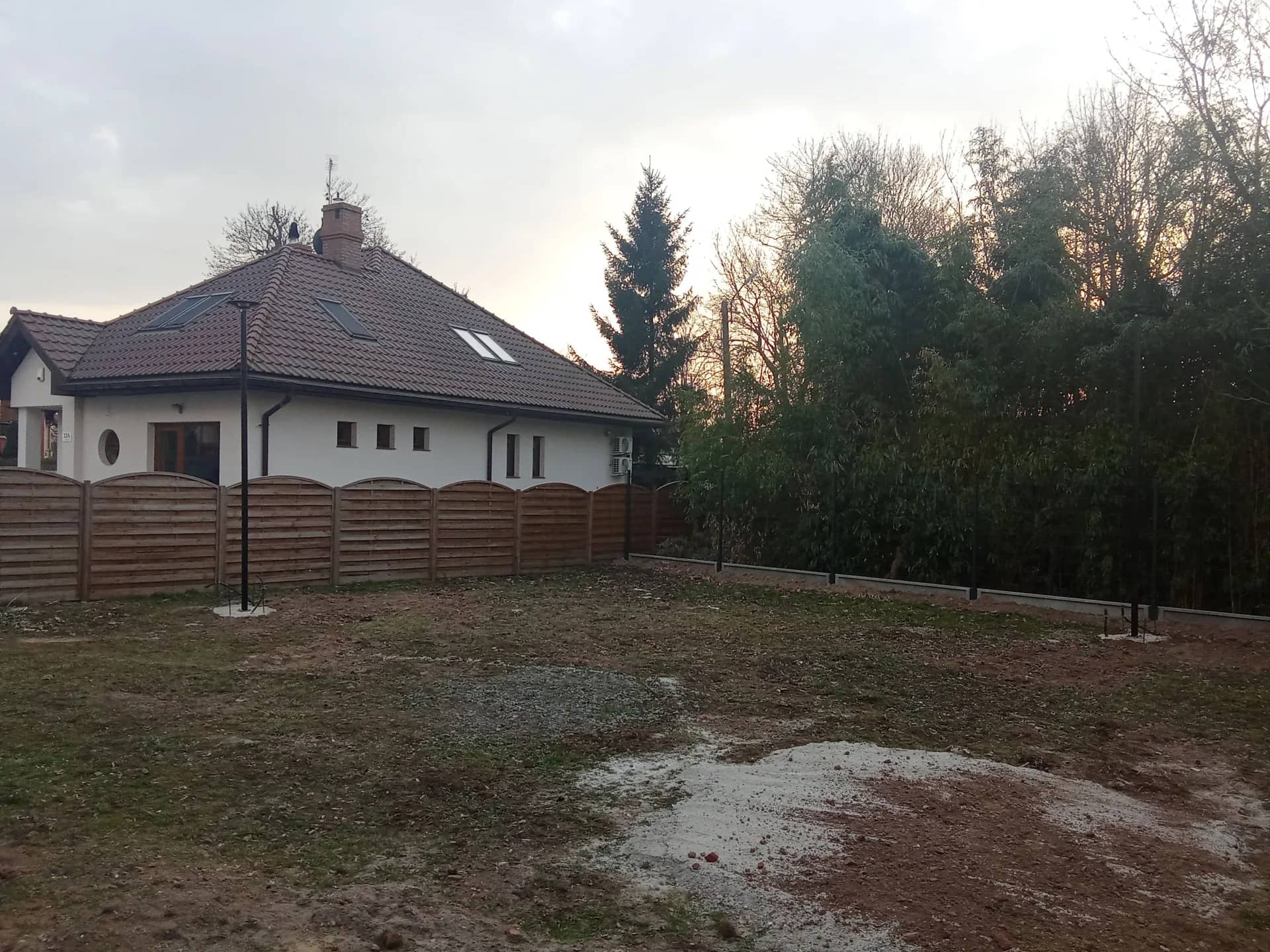 Działka budowlana przy centrum Legnicy z projektem + MPZP