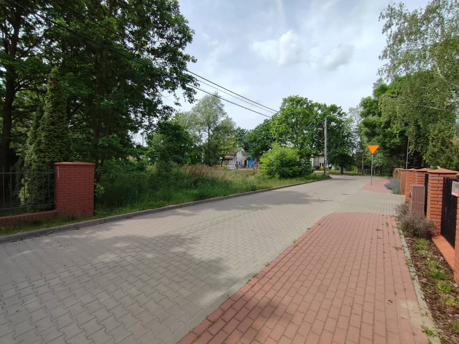 Sprzedam działkę budowlaną w Milanówku