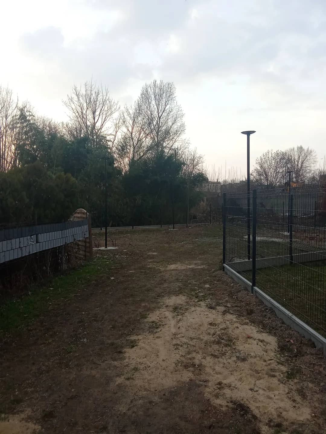 Działka budowlana przy centrum Legnicy z projektem + MPZP