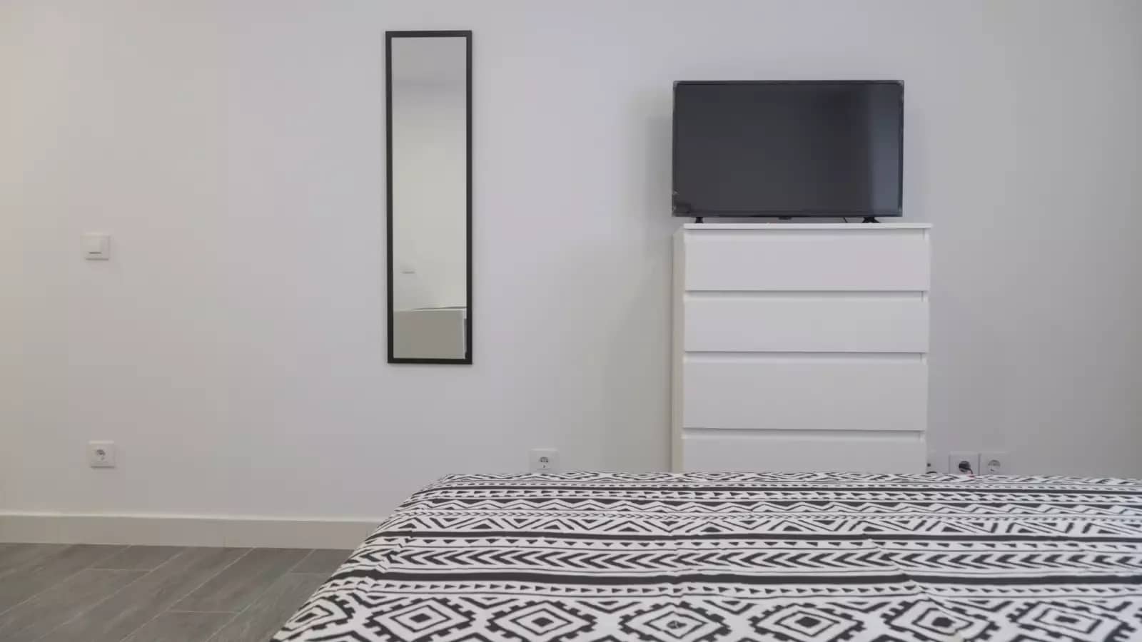 Umeblowane kawalerka 25 m², Królowej Jadwigi 94