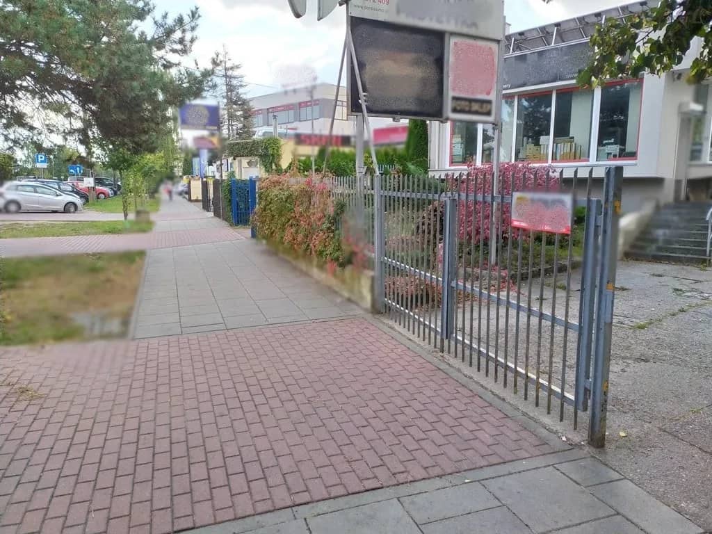 Lokal usługowo-handlowy w Łomiankach przy Warszawskiej