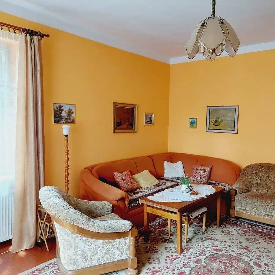 Mieszkanie na parterze domu- sprzedam BEZCZYNSZOWE-z ogrodem i garażem