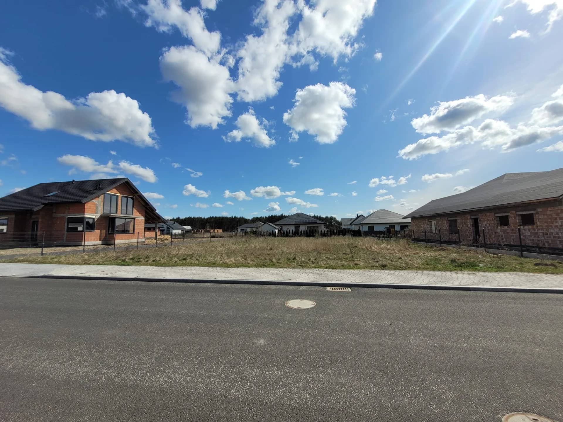 Sprzedam działkę budowlaną 12a (1220m2) Łuszczanowice-Kolonia