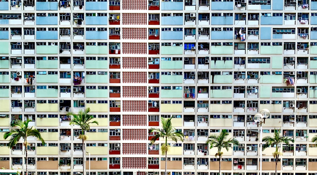 Wykres porównawczy cen mieszkań w różnych dzielnicach