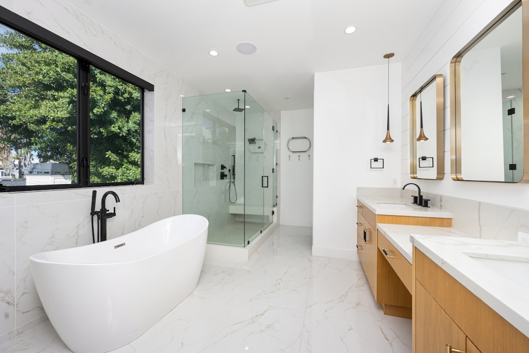 Kosztorys remontu łazienki z rozpisanymi pozycjami budżetowymi