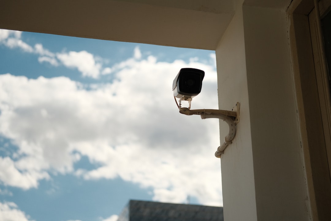 Monitoring domu - czy to legalne? Przepisy prawne i praktyczne porady