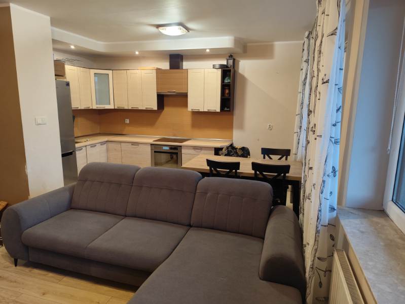 Mam do wynajęcia duże, ładne, umeblowane mieszkanie na ul. Gromskiego w Rzeszowie. 80 m2.