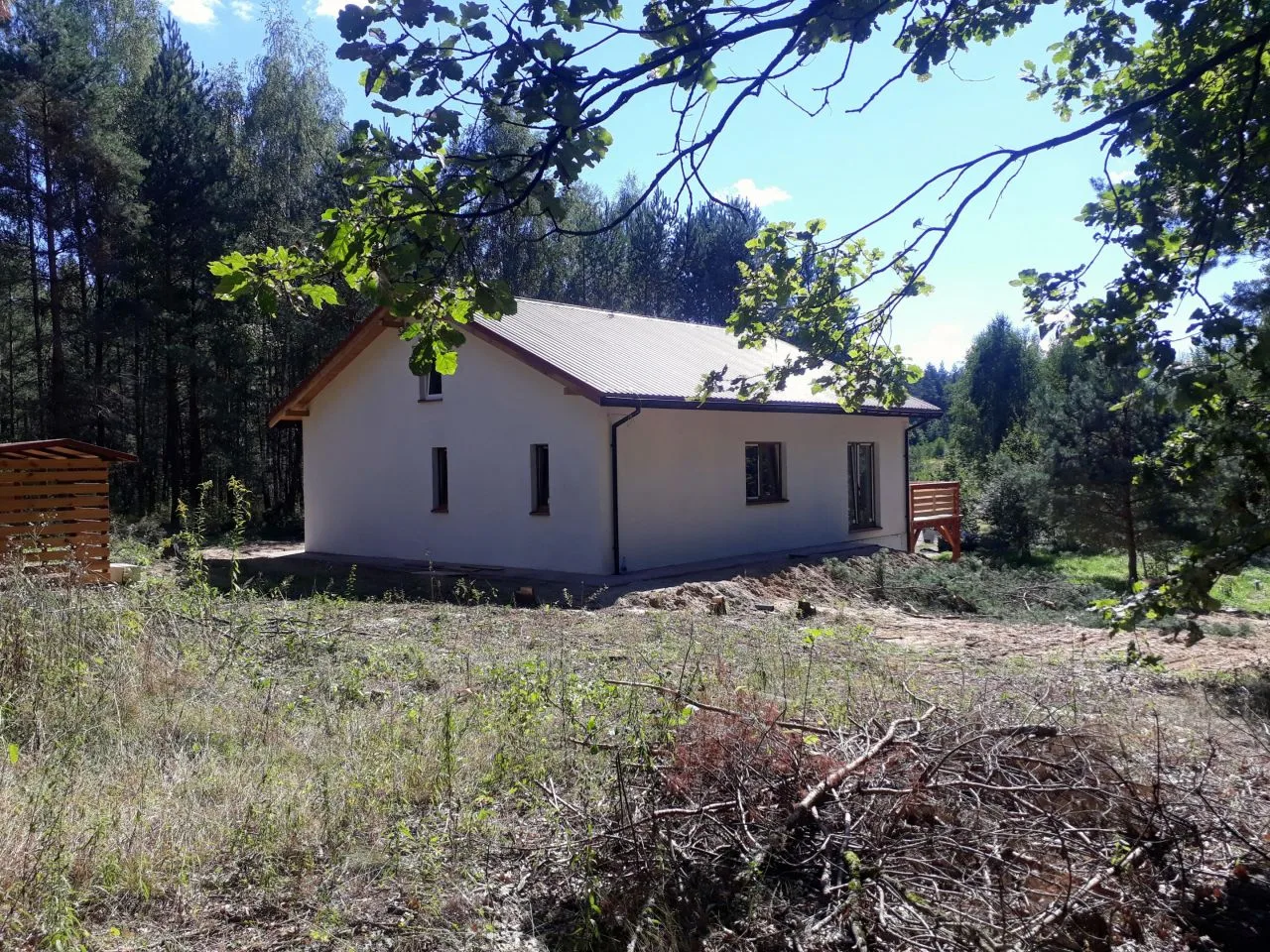 DOM WŚRÓD LASÓW I JEZIOR – MOKINY | 112 m² | DZIAŁKA 3000