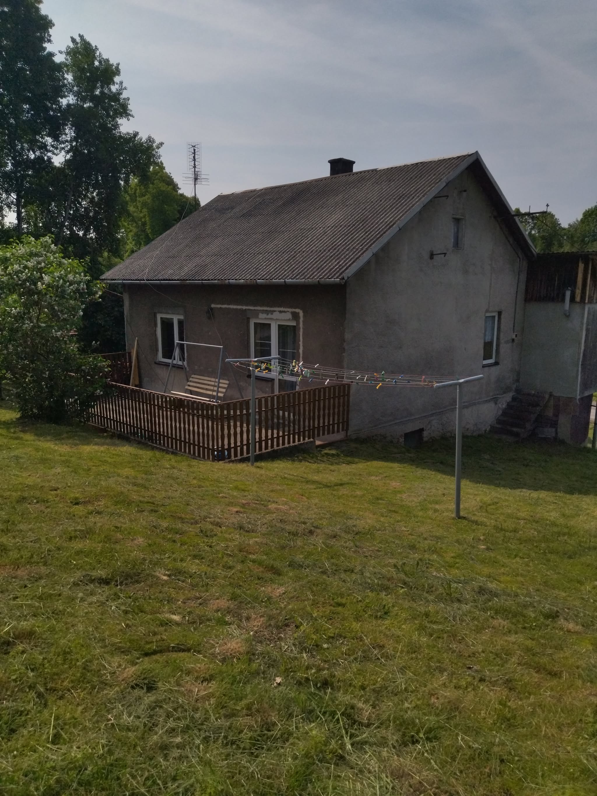 SPRZEDAM DZIAŁKĘ BUDOWLANĄ Z DOMEM