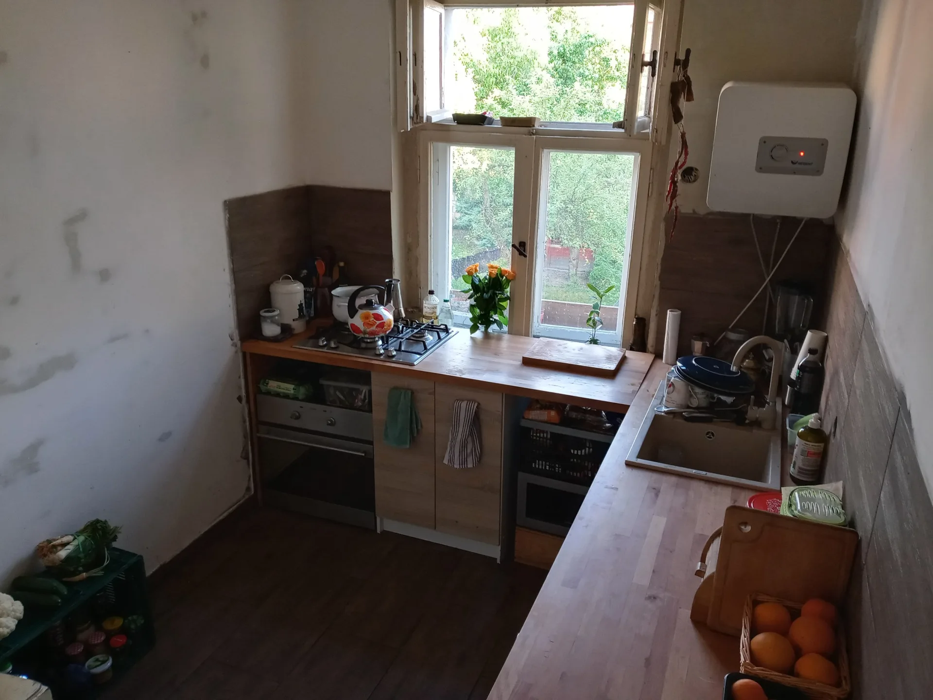 Dwa mieszkania z ogrodem i piwnicą jak bunkier