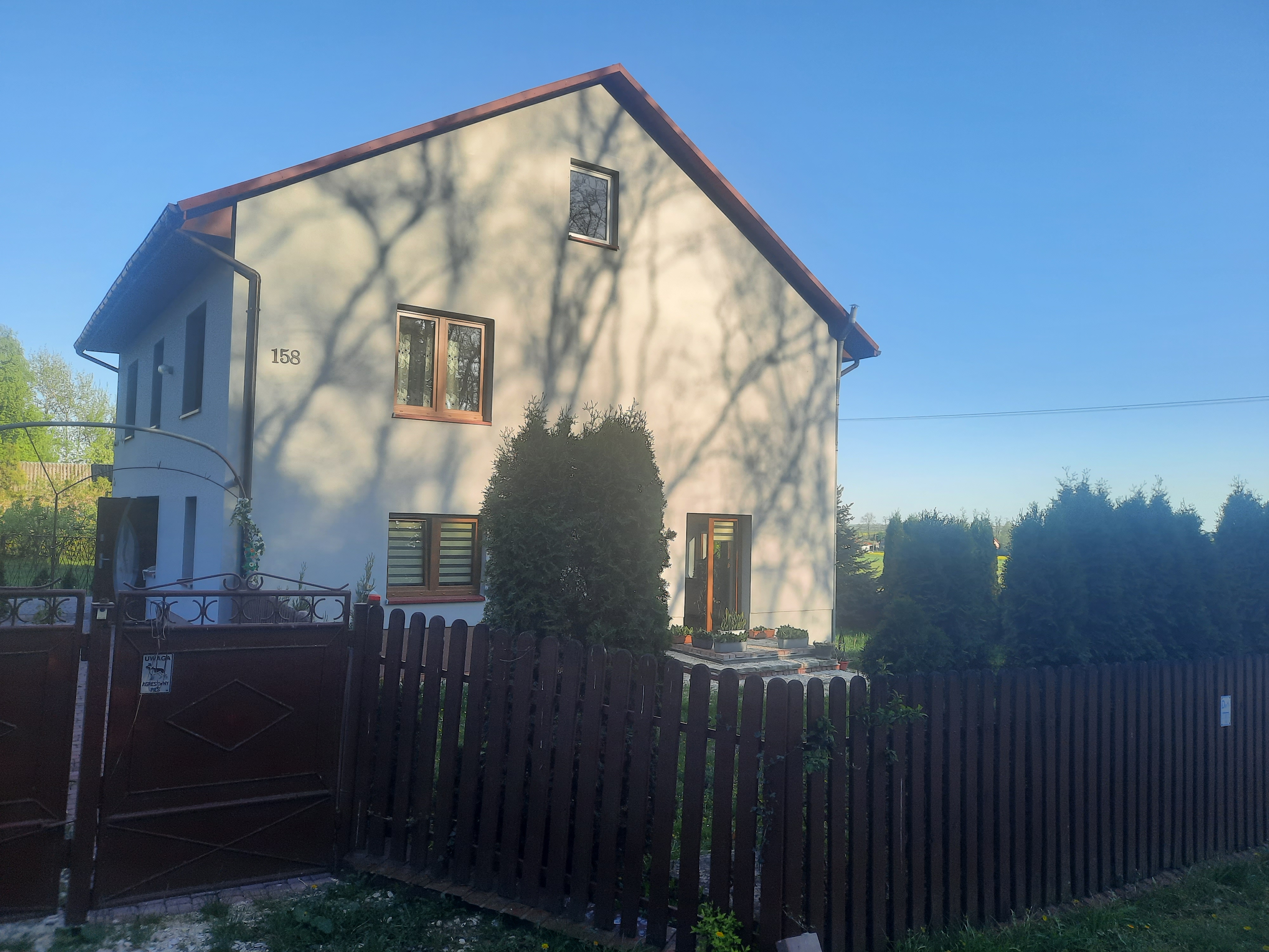 Wynajmę dom 220 m2 i goraże 350 m2. Na 50 arowej działce.