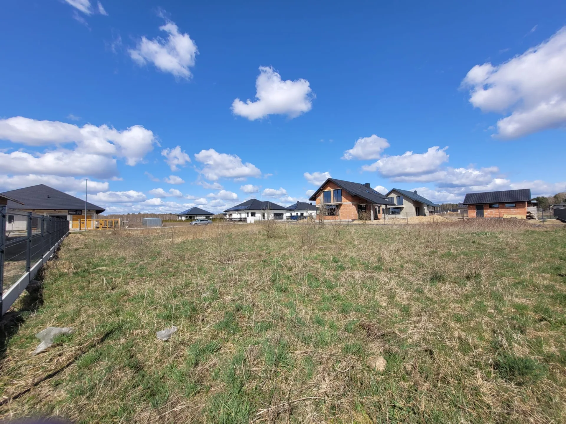 Sprzedam działkę budowlaną 12a (1220m2) Łuszczanowice-Kolonia