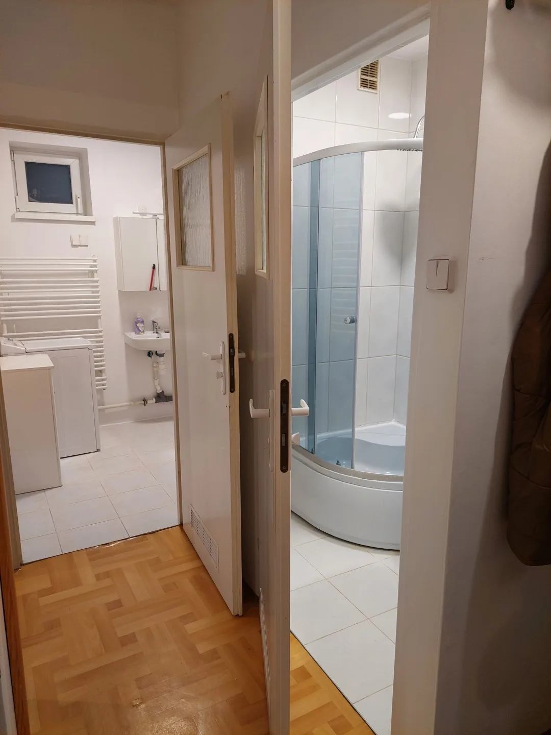 Os. Akademickie (Czyżyny) - 2 pokoje, 2 łazienki + jasna kuchnia