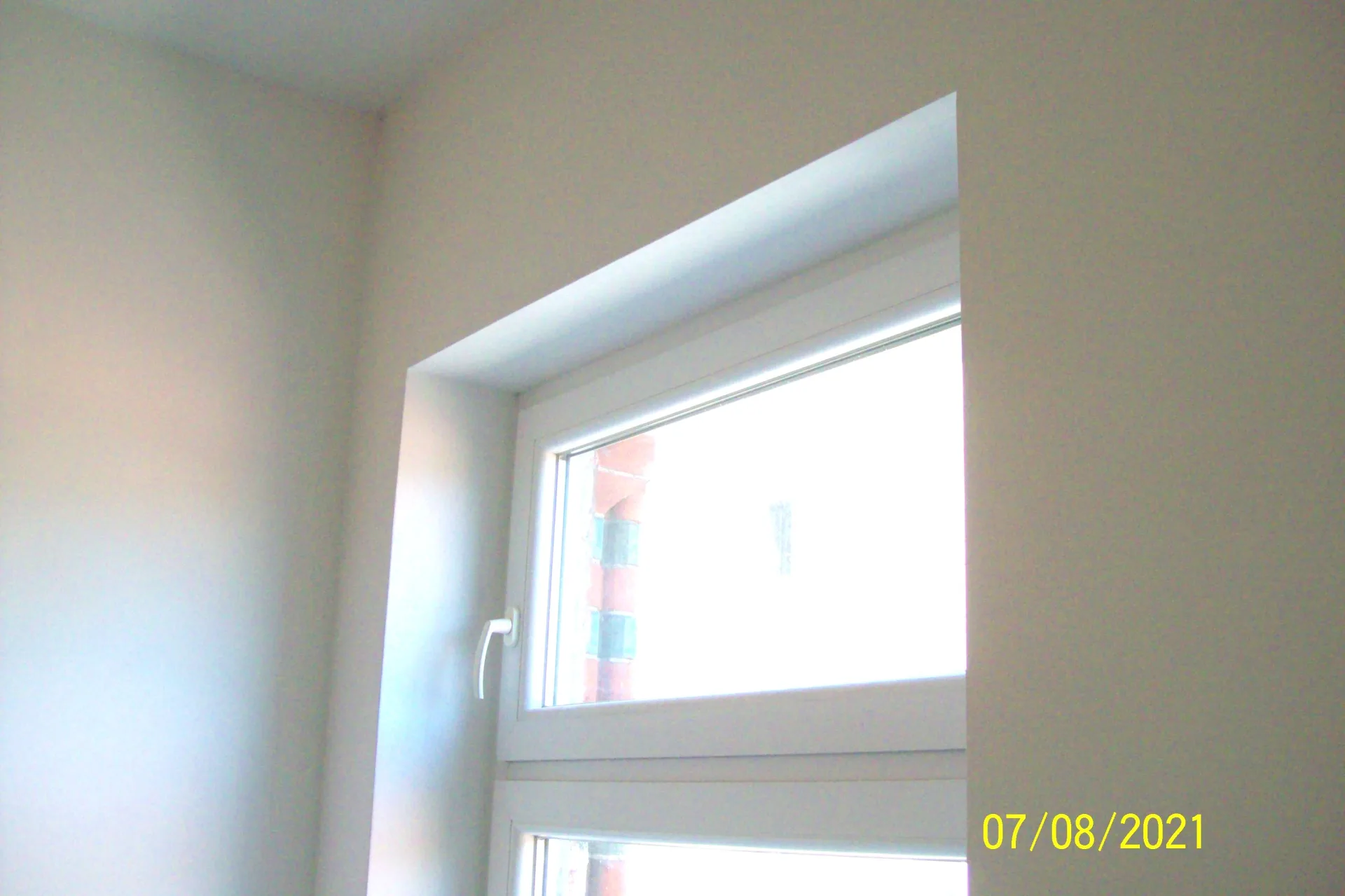 Mieszkanie  do  remontu 33m kw BOGUSZOW -GORCE -CENTRUM