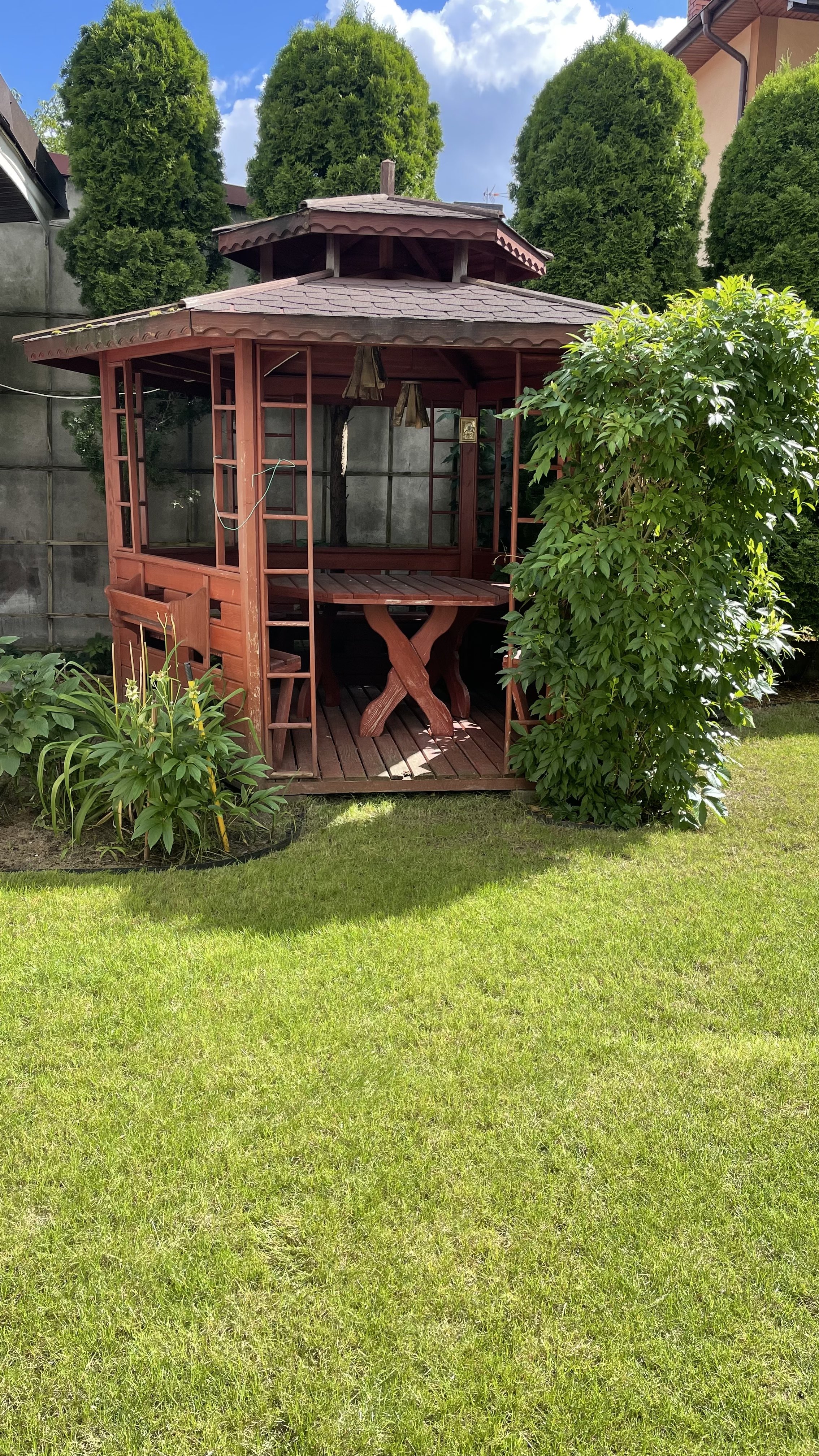 Dom jednorodzinny blisko lasu i jeziora