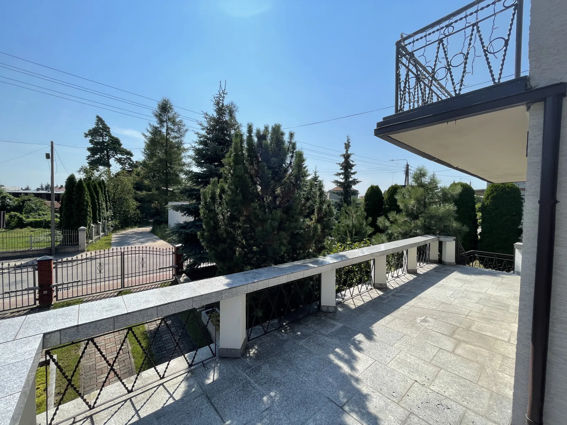 Dom jednorodzinny blisko lasu i jeziora