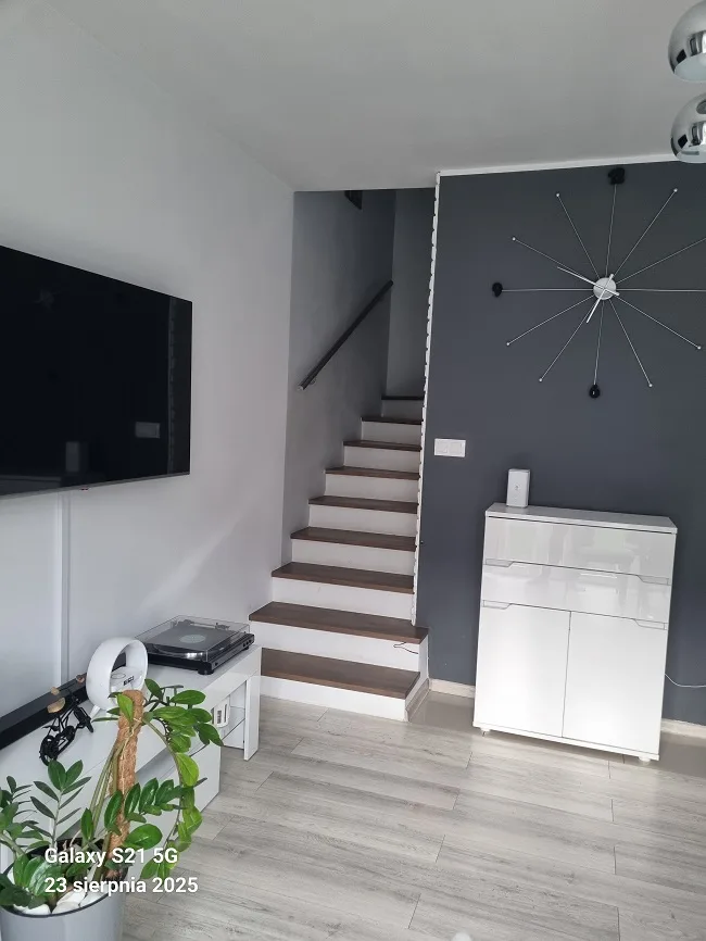 Gotowy do zamieszkania dom z ogrodem – Rabowice