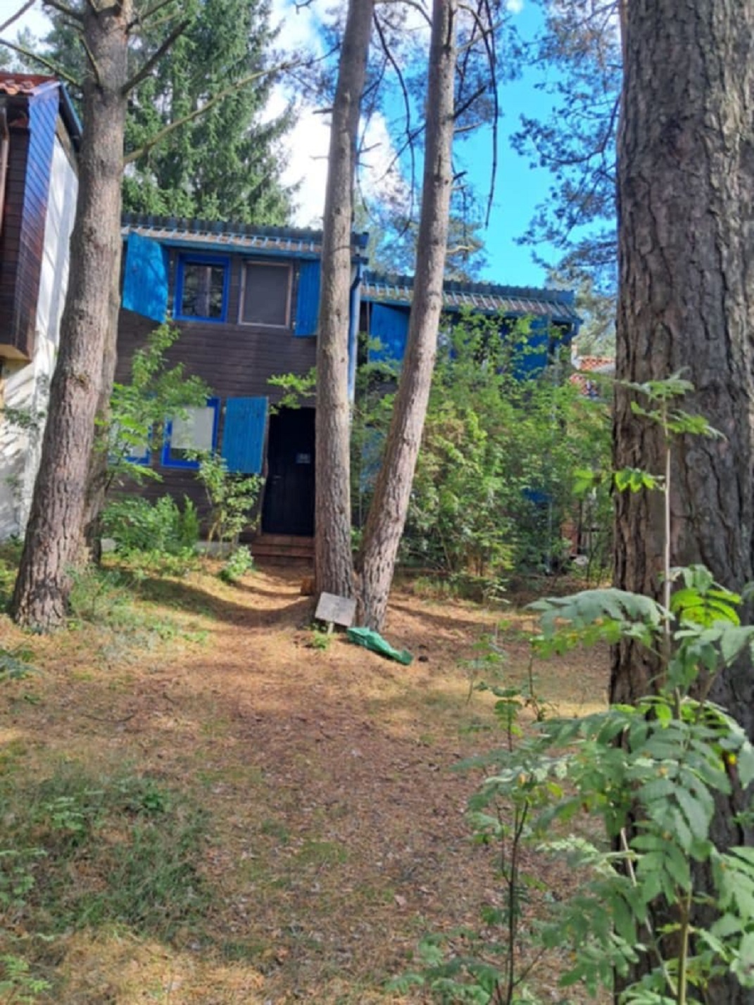 Piętrowy dom z dużą działką nad jeziorem Wdzydze na Kaszubach