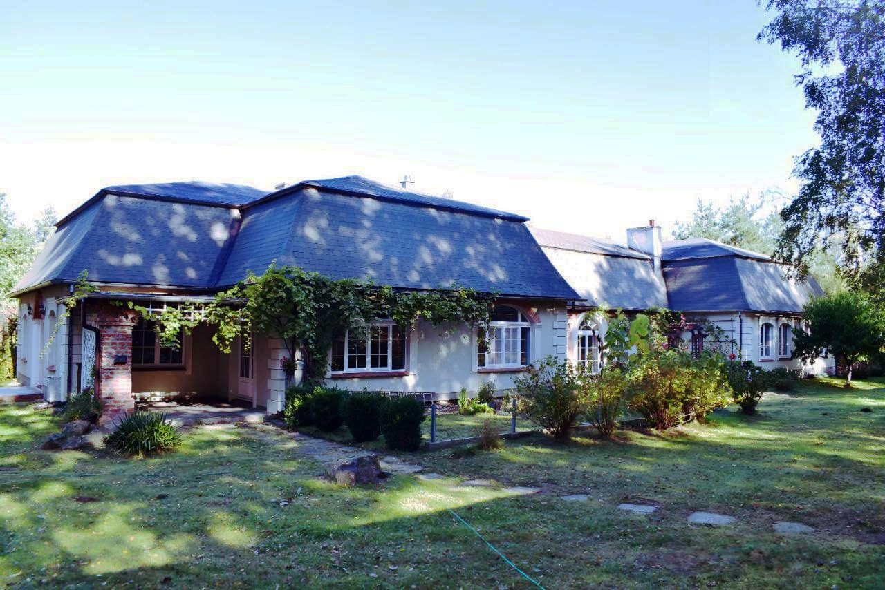 Dworek/Pałac z potencjałem w Trawicy (gmina Sianów)