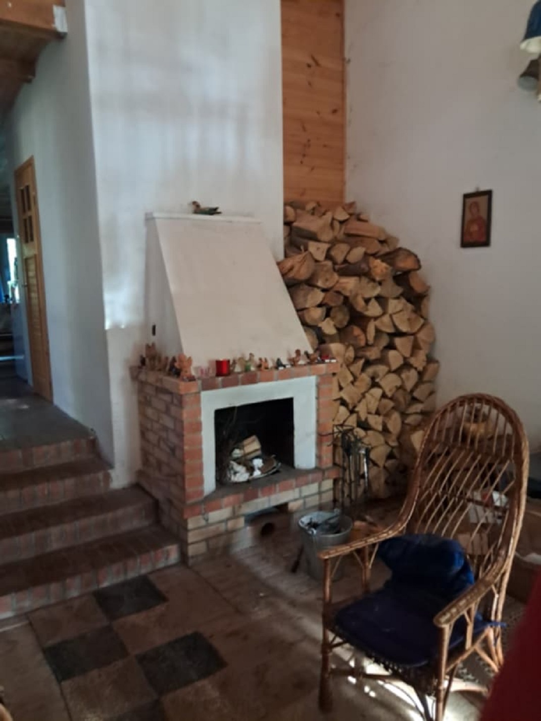 Piętrowy dom z dużą działką nad jeziorem Wdzydze na Kaszubach