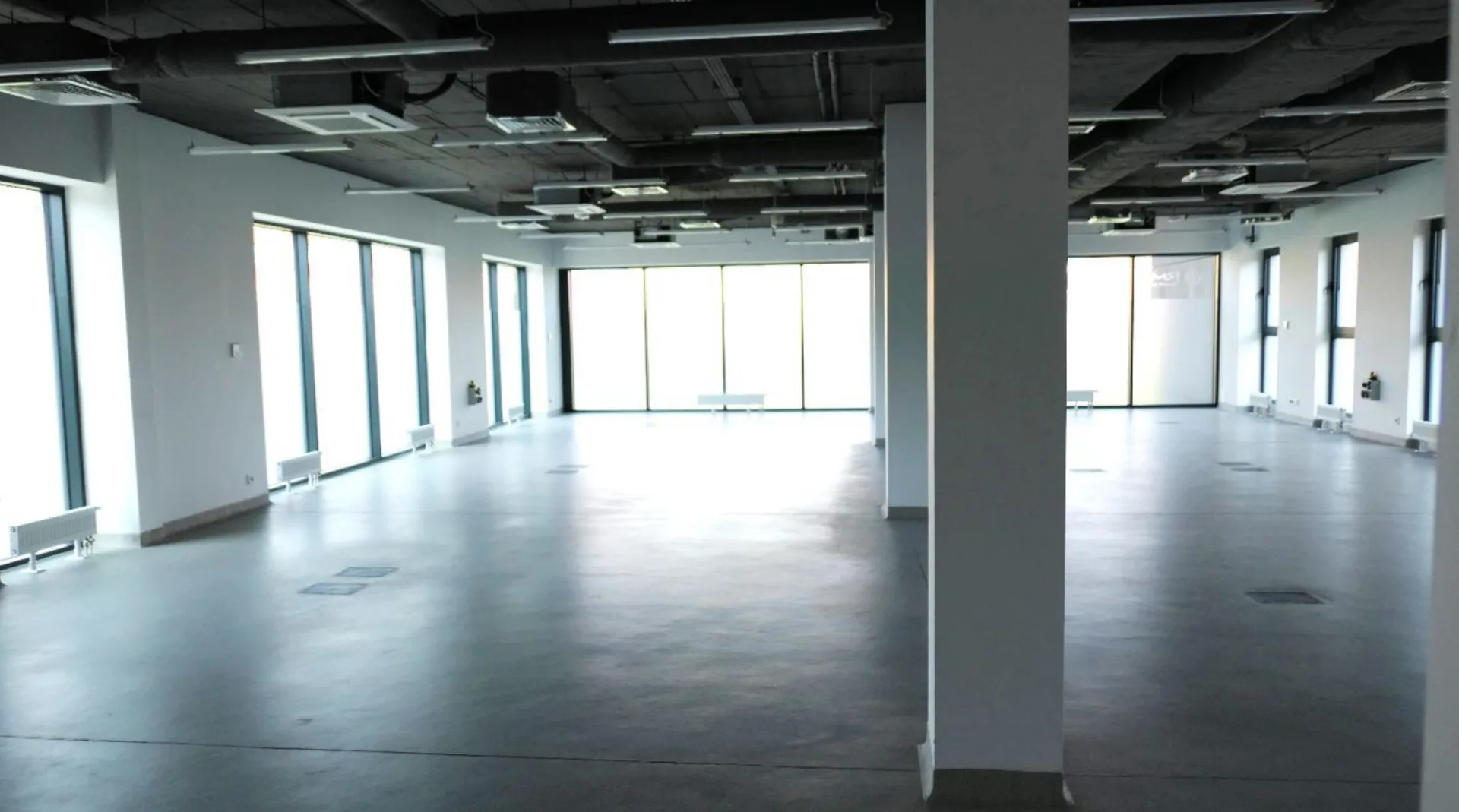 Wawer-Gocław nowoczesne biuro 220m2 do aranżacji