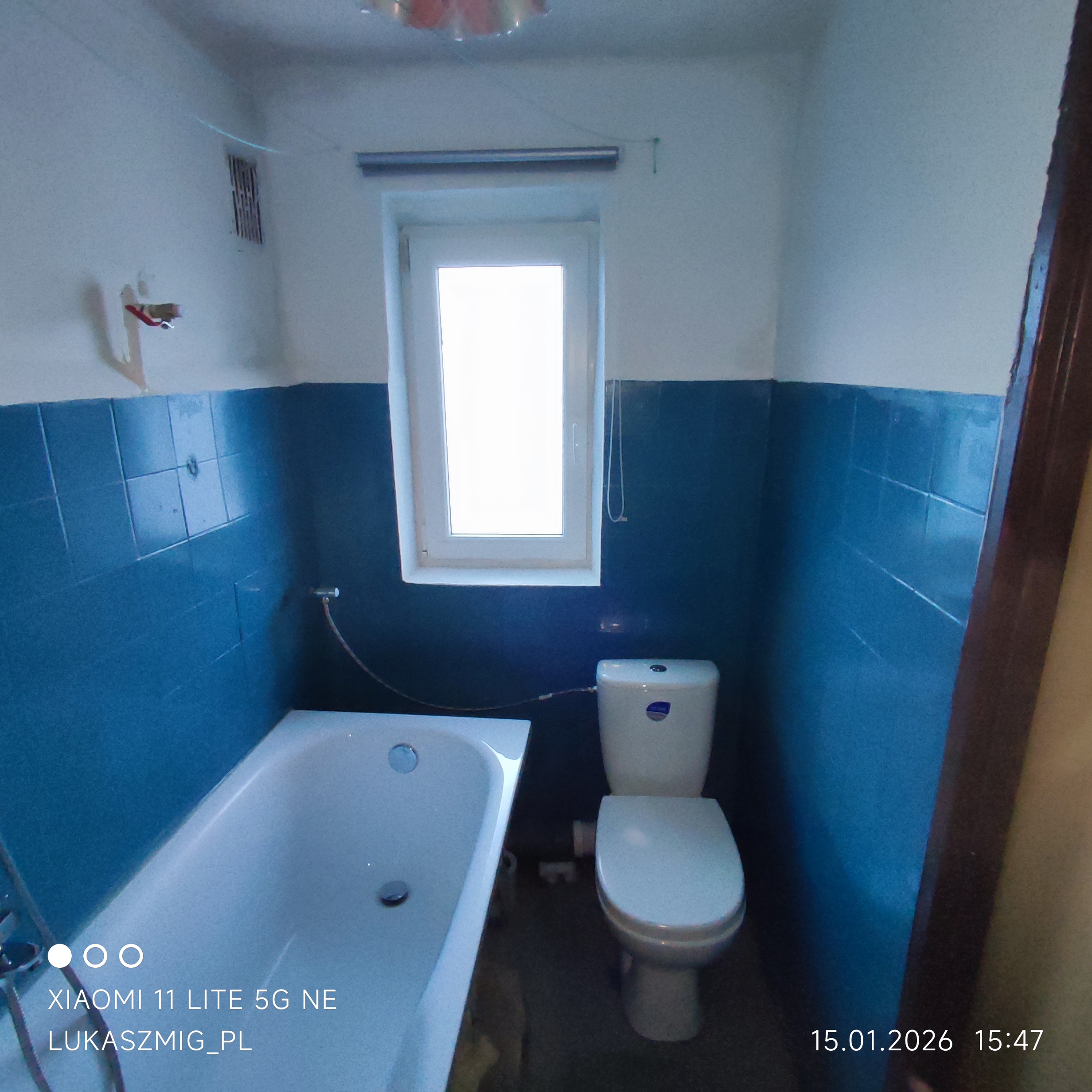 Na sprzedaż dom jednorodzinny z potencjałem adaptacyjnym.