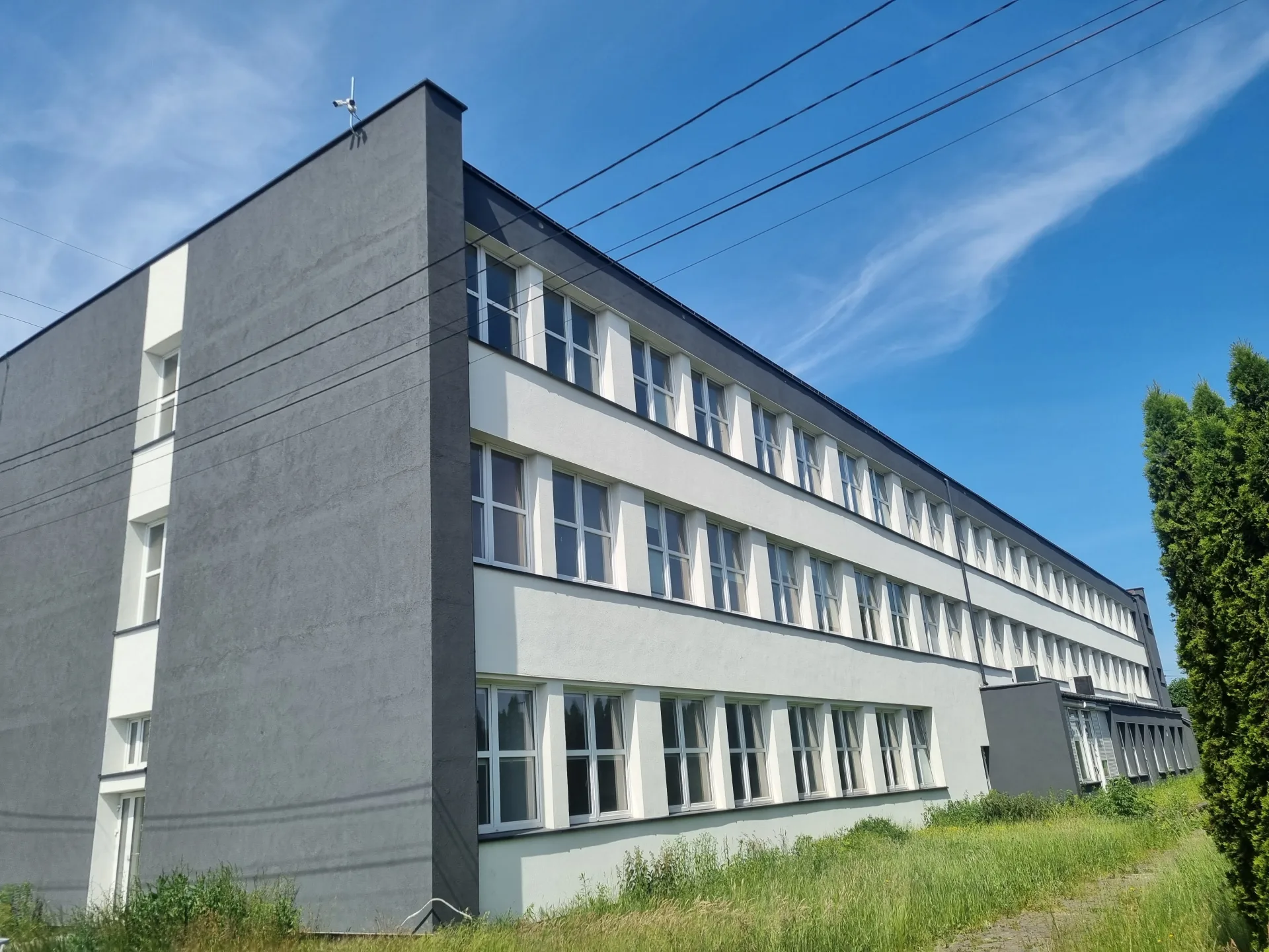 Sprzedam biurowiec bezpośrednio w stanie deweloperskim. OKAZJA !!