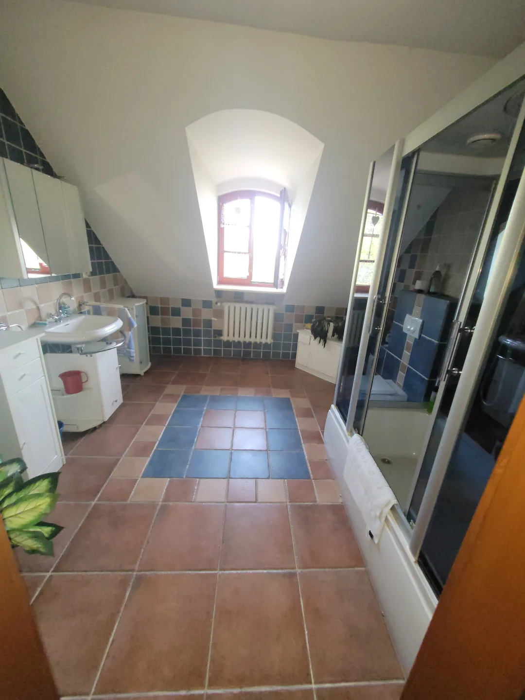 Piekny dom 230m2 z duza dzialka 54 ar i ogrodem