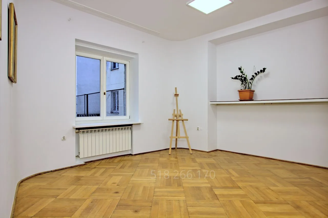 Mieszkanie, Biuro lub Kancelaria w kamienicy ul. Tamka 5