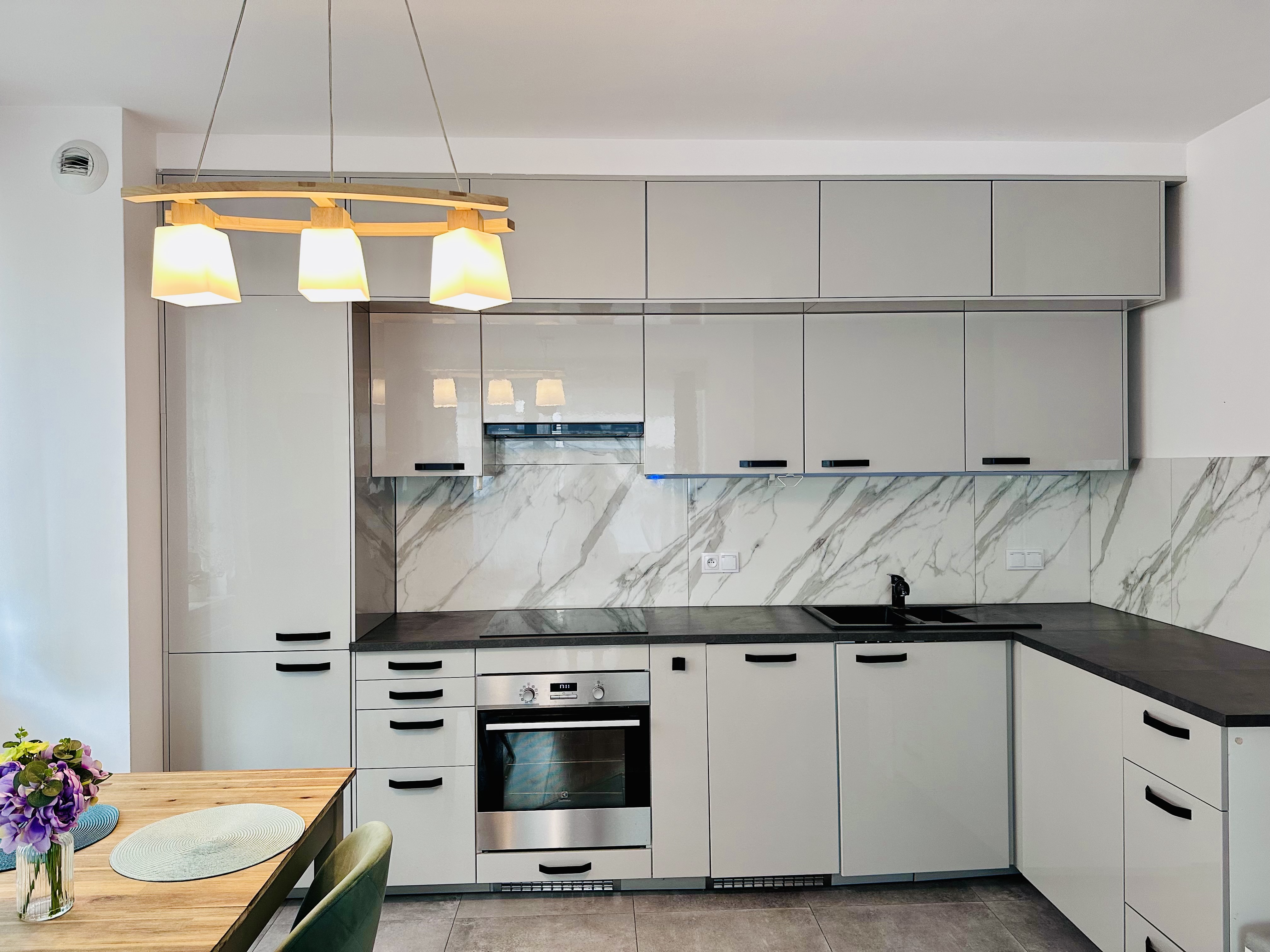 Na sprzedaż 3-pokojowe mieszkanie 47 m² | Grochów | Blisko centrum Warszawy | Świetna komunikacja i potencjał inwestycyjny