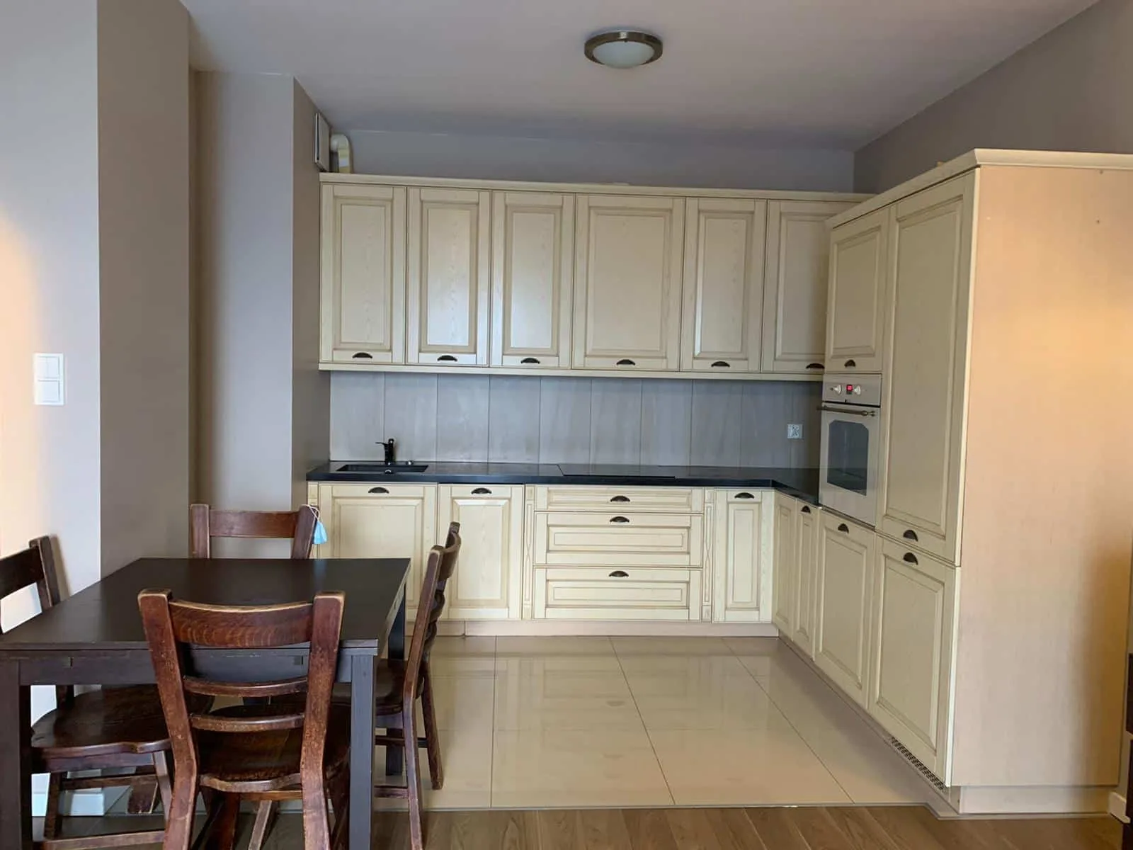 Bezpośrednio M.Wilanów 54m2 Piętro 4/4 Balkon Garaż 2 Pokoje