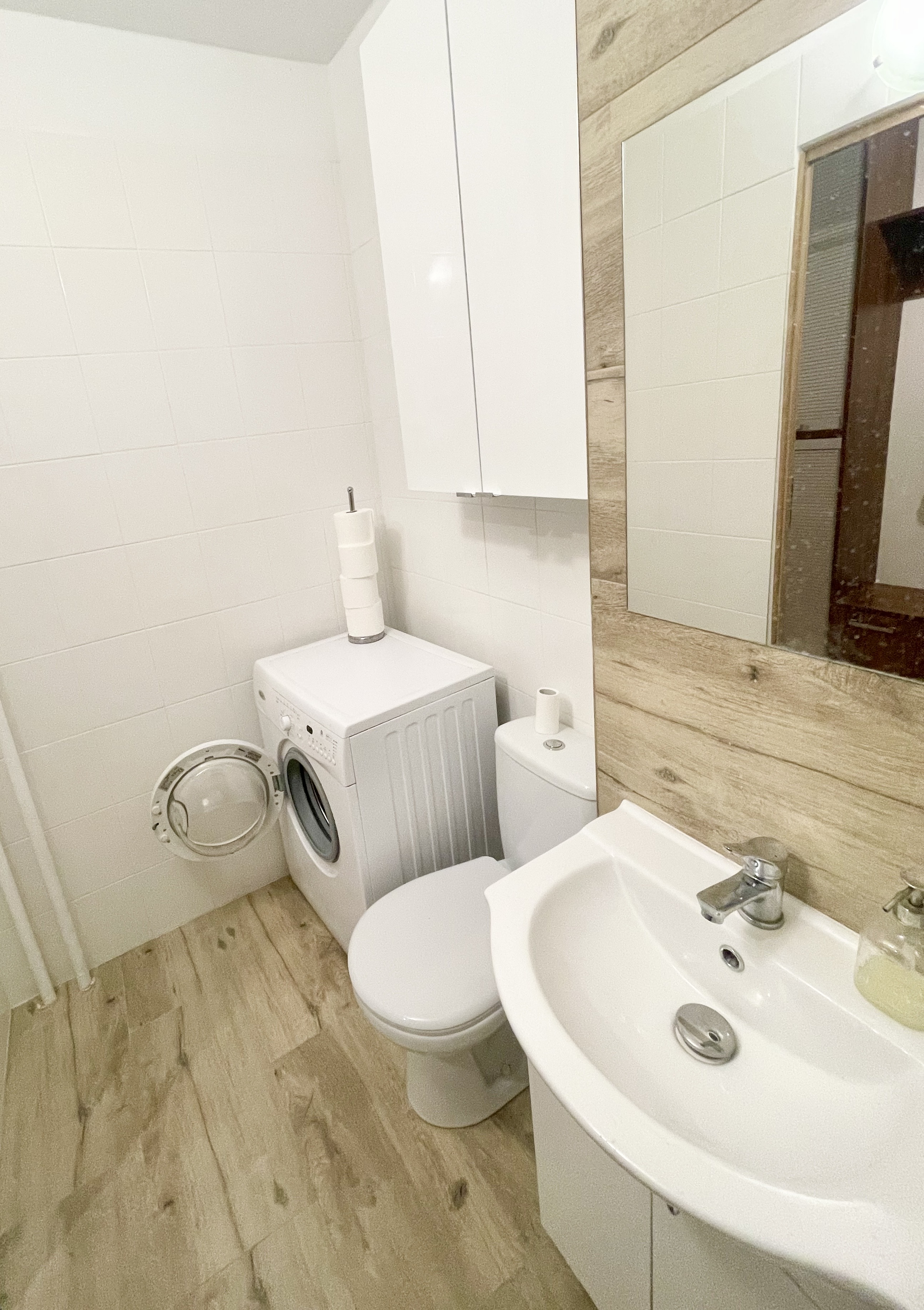 Bezpośrednio 2-pokojowe mieszkanie przy metrze