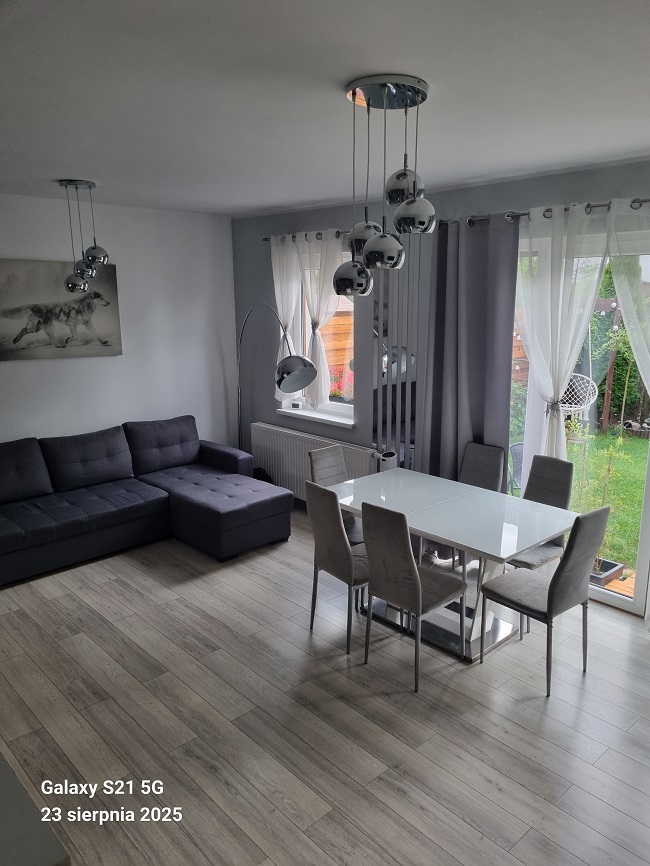 Gotowy do zamieszkania dom z ogrodem – Rabowice