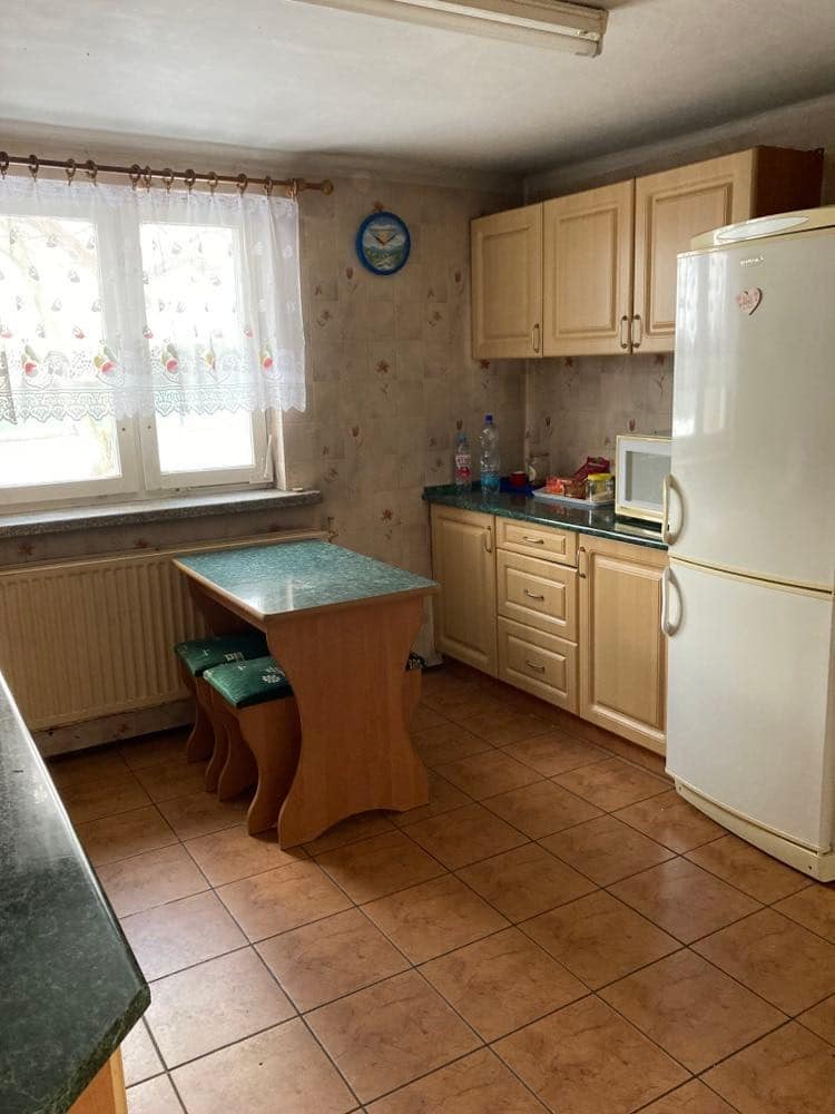 Dom z budynkami gospodarczymi w Brzezówce.