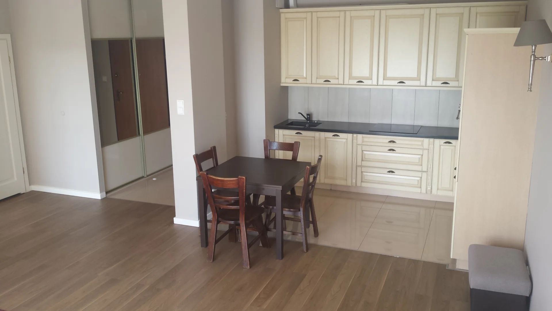 Bezpośrednio M.Wilanów 54m2 Piętro 4/4 Balkon Garaż 2 Pokoje