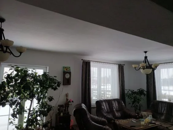 Na sprzedaż działka z domem jednorodzinnym i budynkiem gospodarczym w dobrej lokalizacji