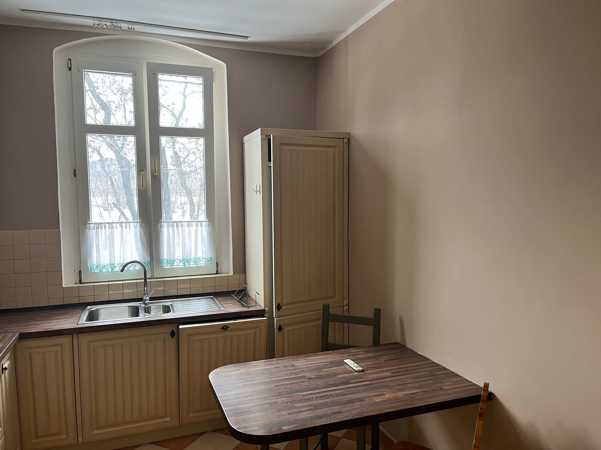 Przestronne mieszkanie 72 m² z miejscem postojowym w Chorzowie