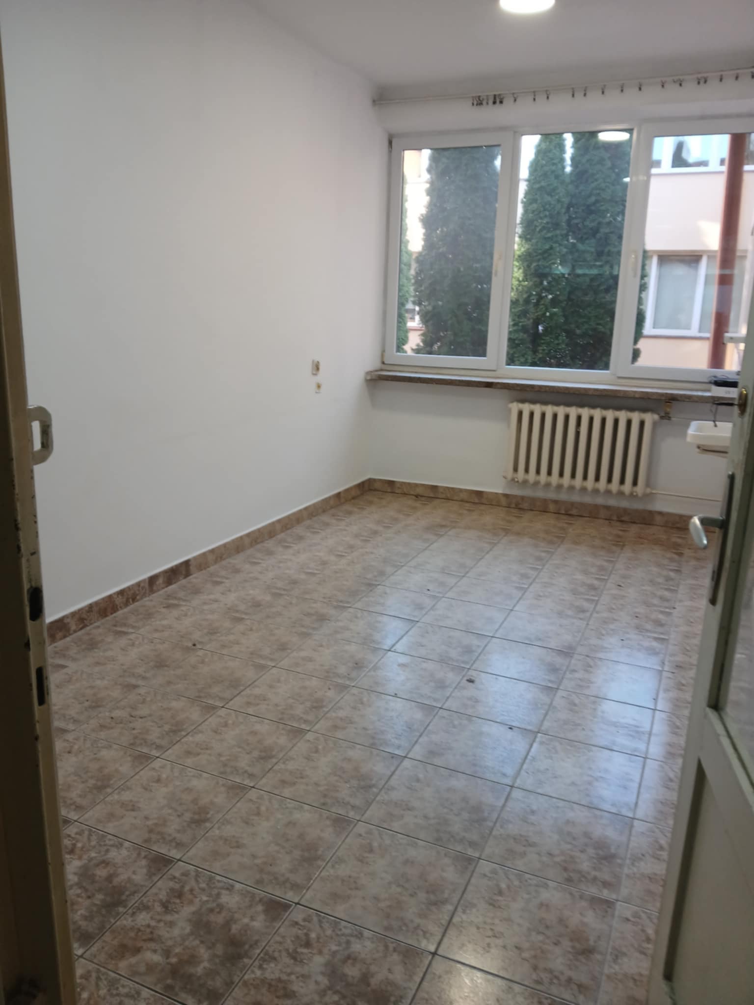 Lokal usługowy handlowy 13,5m2 Rzemieślnik