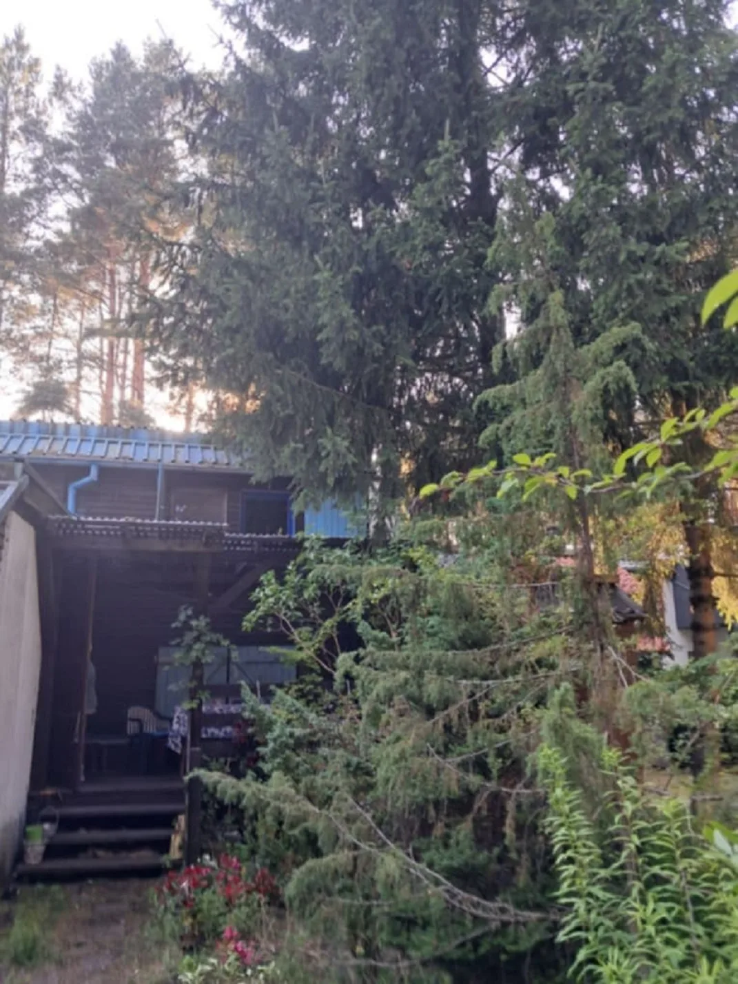 Piętrowy dom z dużą działką nad jeziorem Wdzydze na Kaszubach