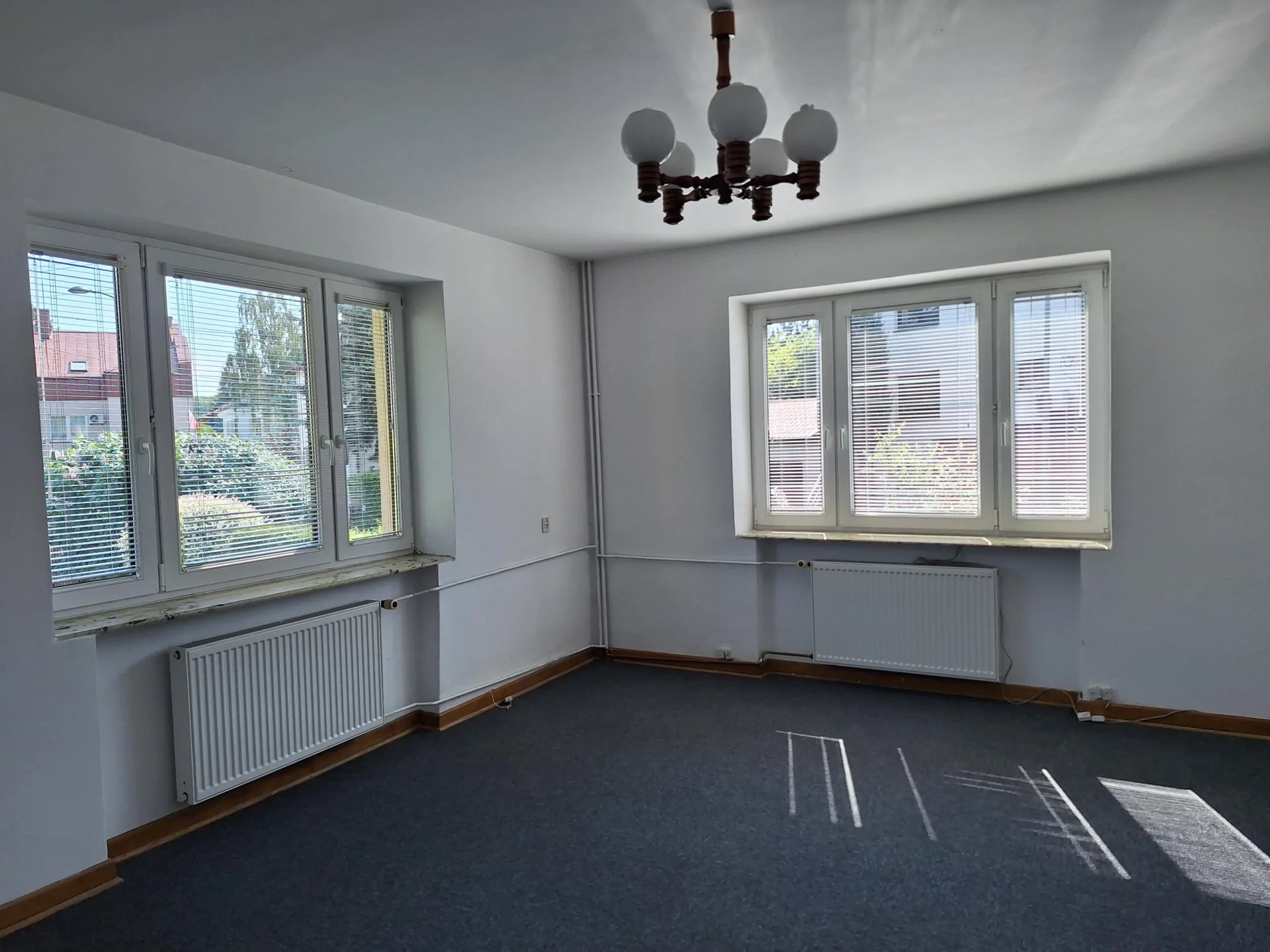 Lokal w domu prywatnym na kreatywne biuro z magazynem