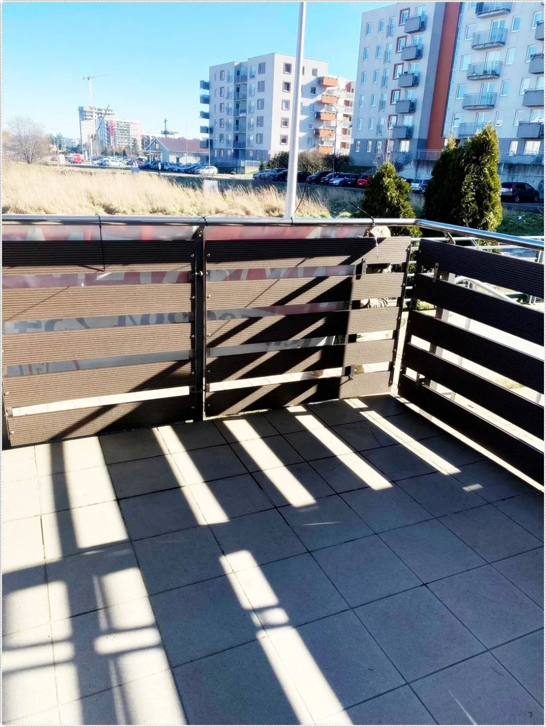 Umeblowane mieszkanie z dużym tarasem na parterze